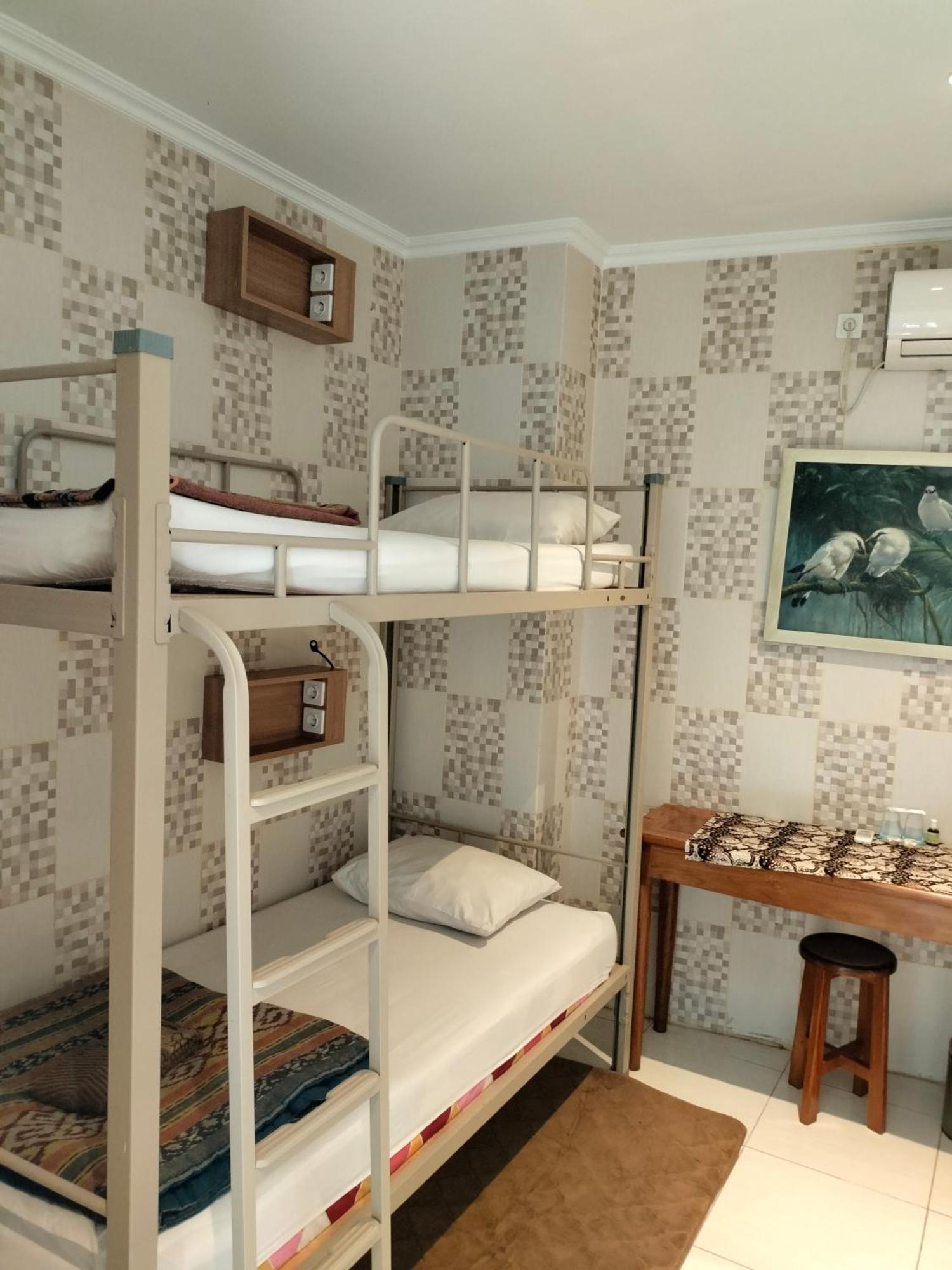 The Cabin Purwokinanti Hotel Yogyakarta Exterior photo